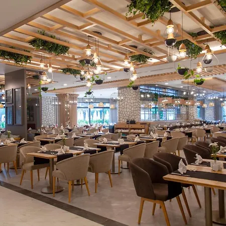 Royal Style Szálloda Side