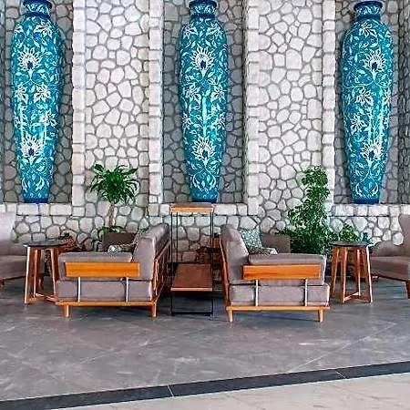 Royal Style Hotel 5*