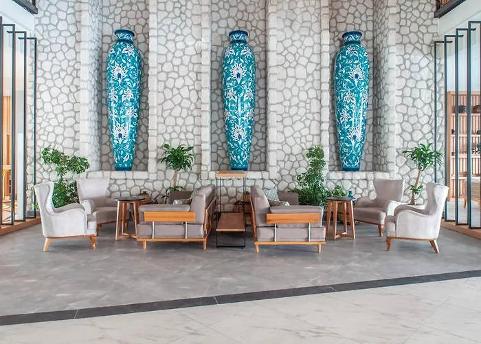 Royal Style Hotel 5*