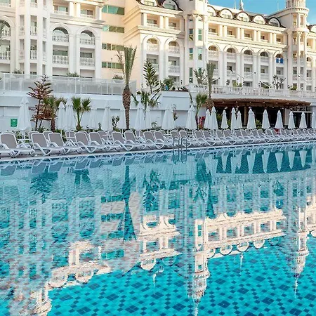 Royal Style Hotel 5*